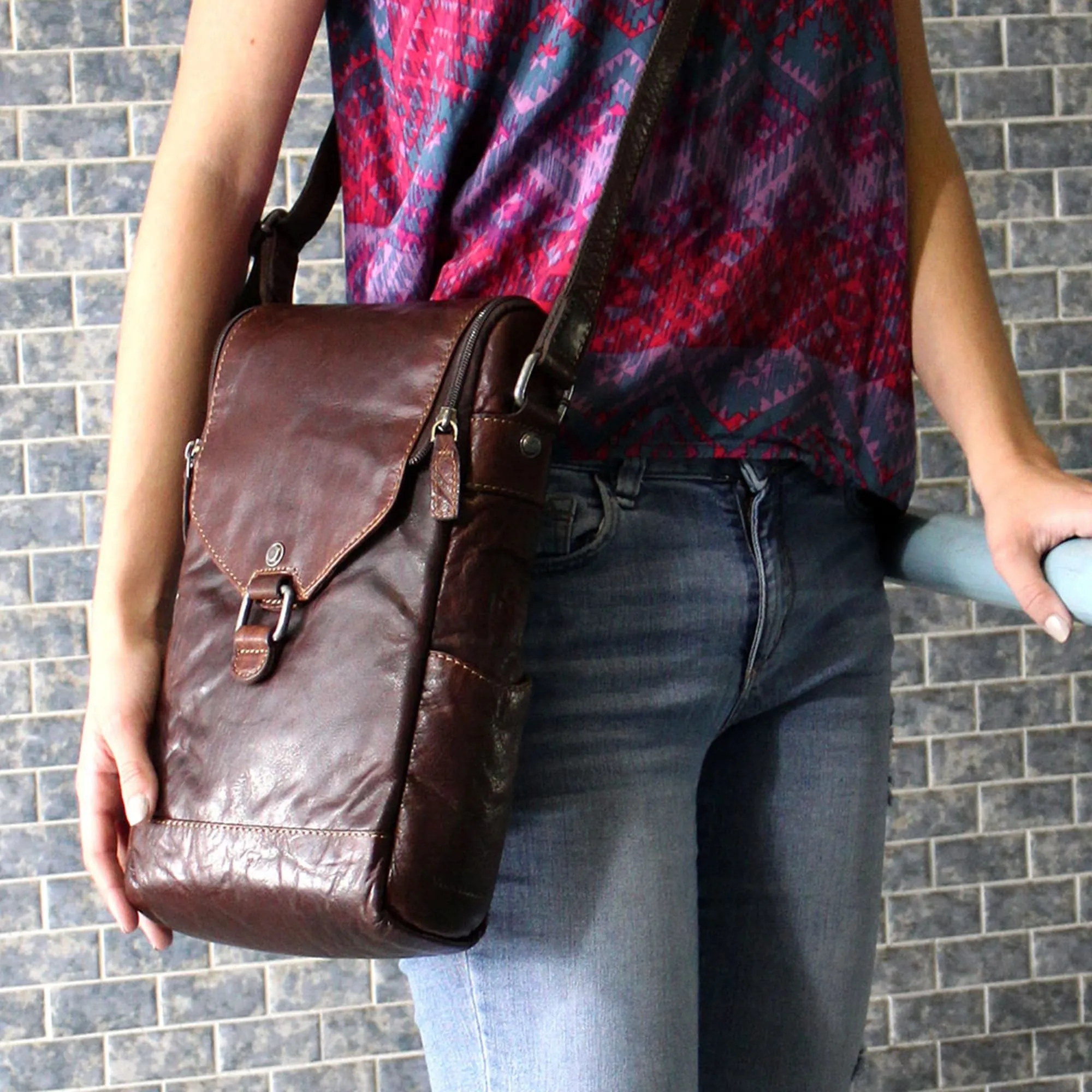 Jack Georges Voyager Crossbody Messenger Wine Bag