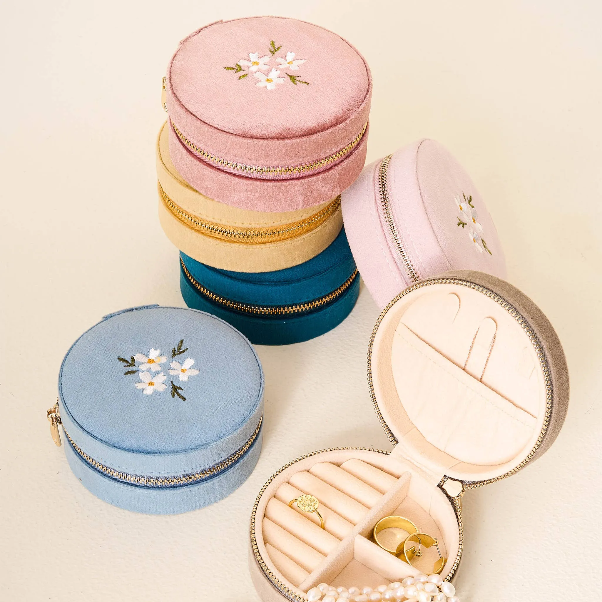Round Velvet Jewelry Case | Floral Misty Blue