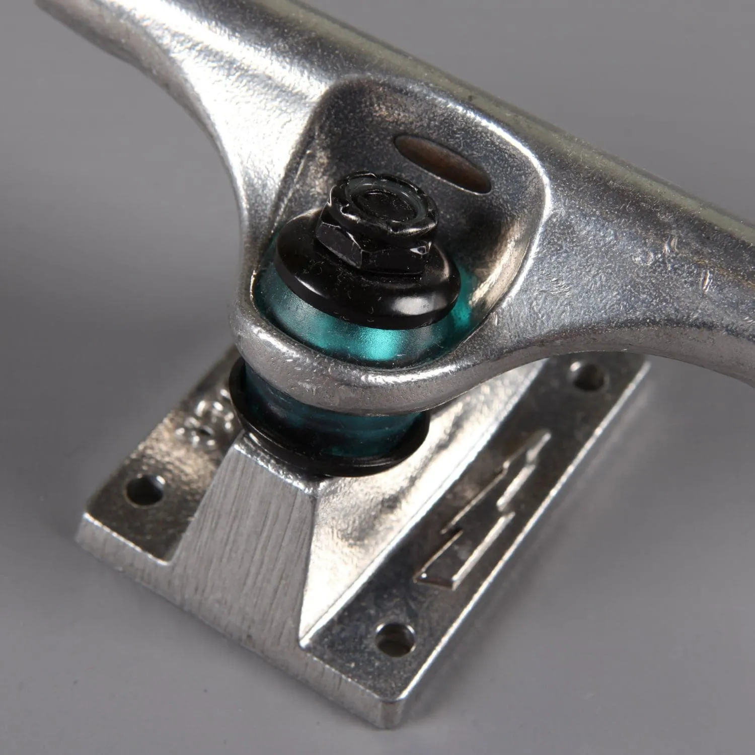 Thunder 'Standard' 145 Hi Trucks (Raw)