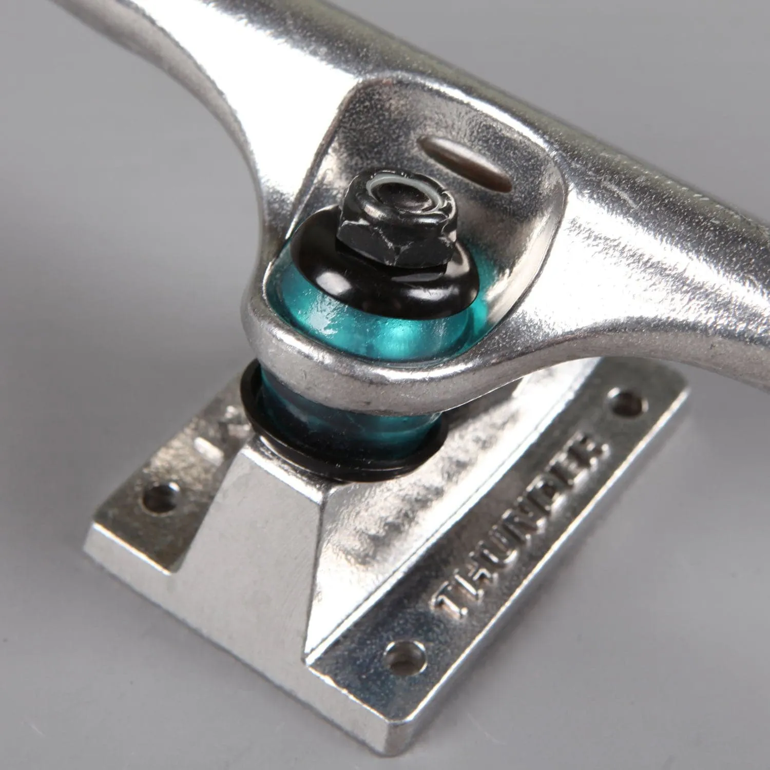 Thunder 'Standard' 147 Hi Trucks (Raw)