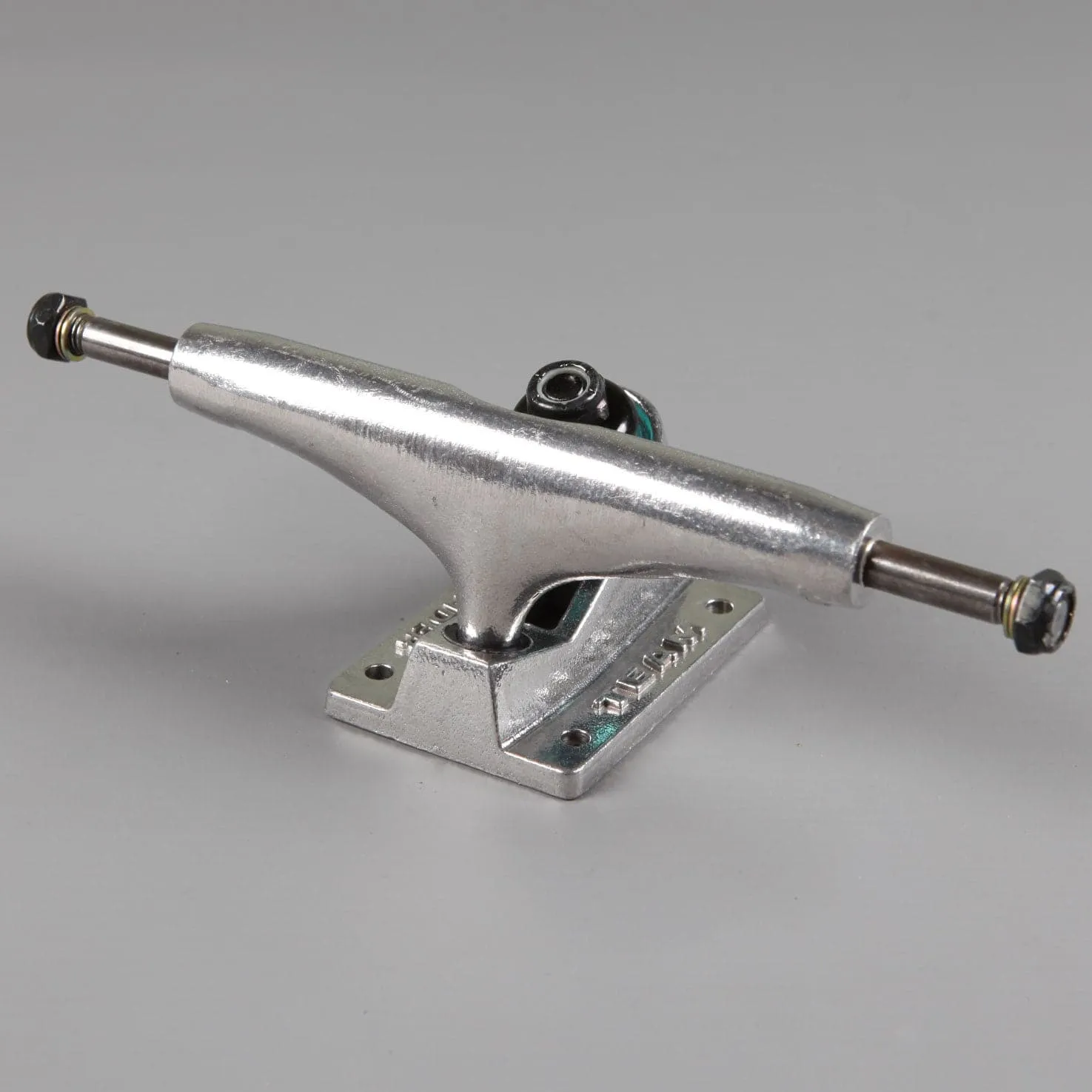Thunder 'Standard' 147 Hi Trucks (Raw)